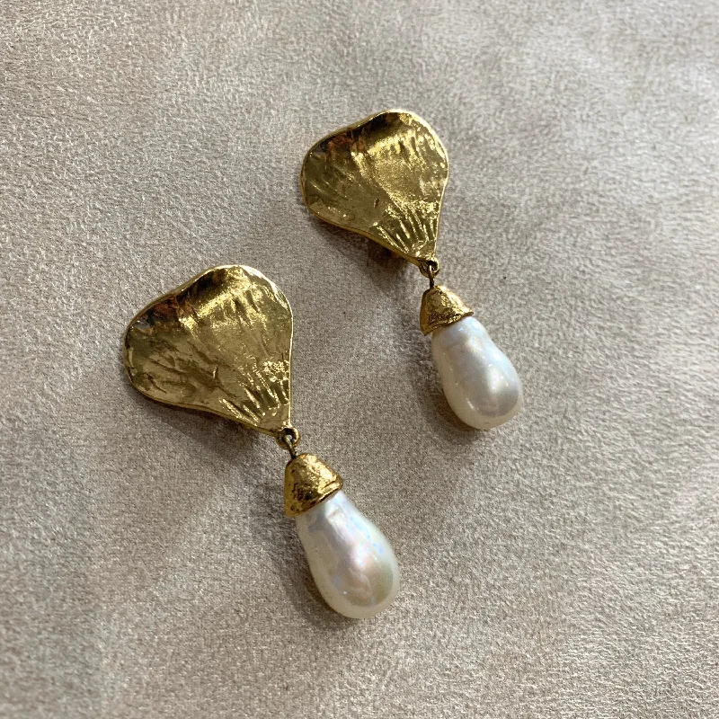 Ladies Earrings with Crown Spark-YSL gold pearl drop clip on earring