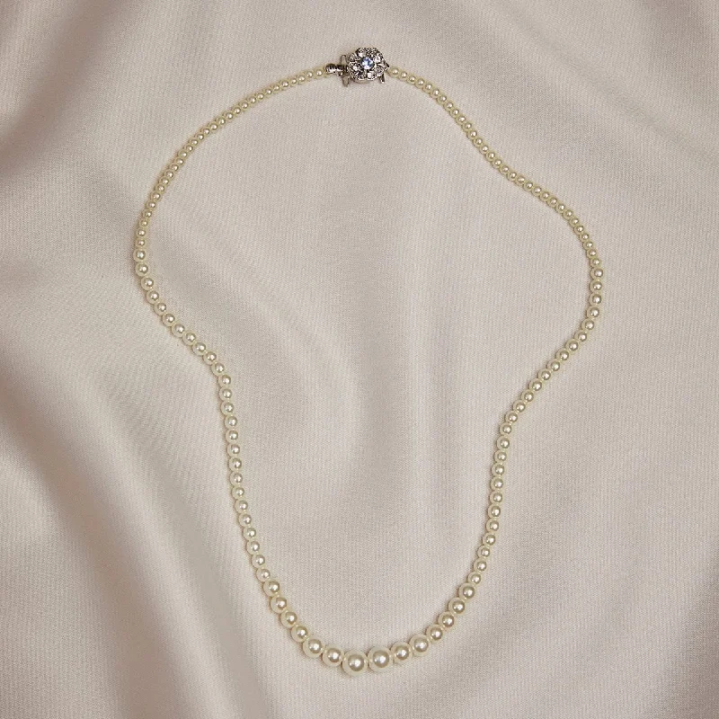 Wildlife charm necklaces -Simple Cream Pearl Necklace 16 inch length: Vintage Graduated Pearls