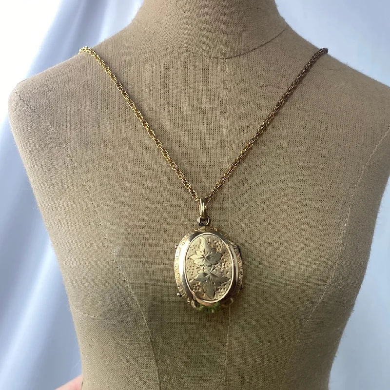 Broad band necklaces -Estate Collection Necklace - Gold Chain w/Oval Locket