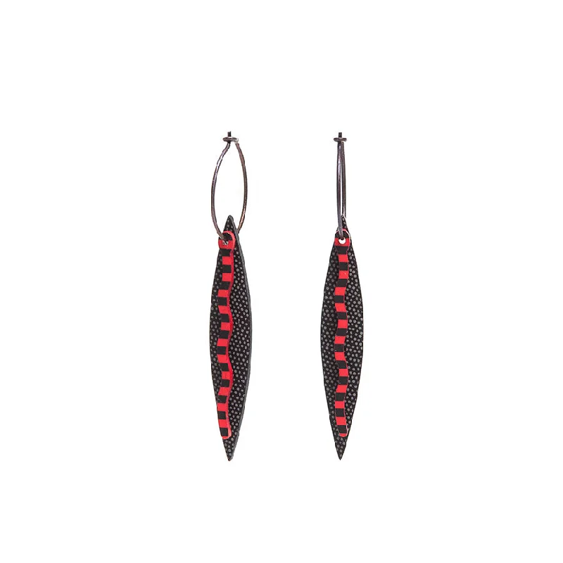 Ladies Earrings Retro Spark-Lene Lundberg Narrow Double Black/Red Leaf Earrings