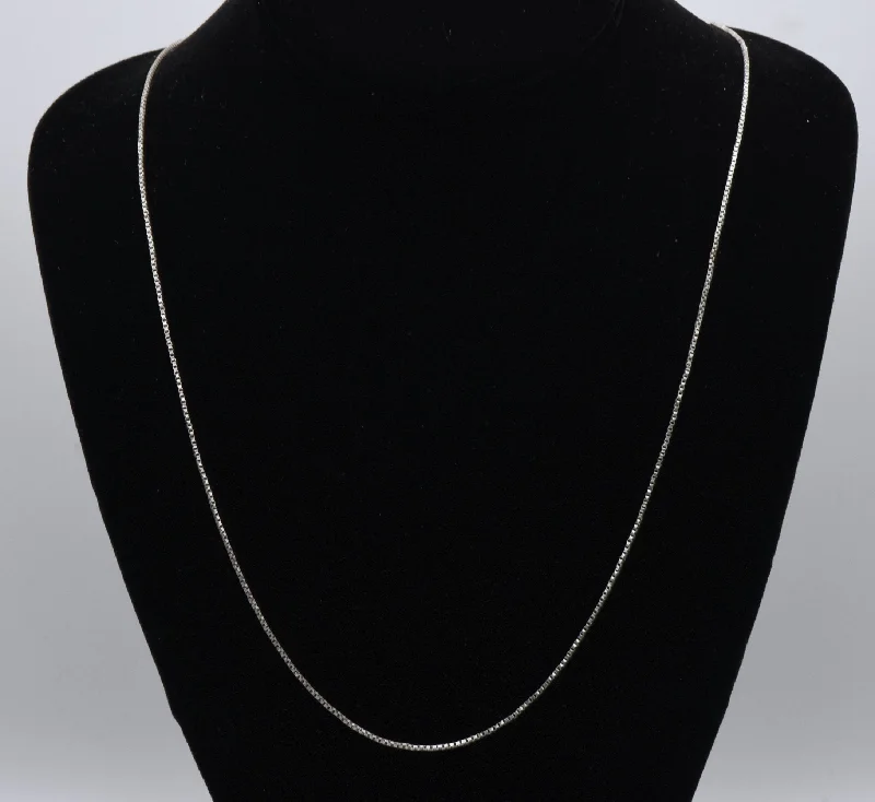 Space gleam necklaces -Vintage Italian Sterling Silver Box Link Chain Necklace - 26" MISSING CLASP