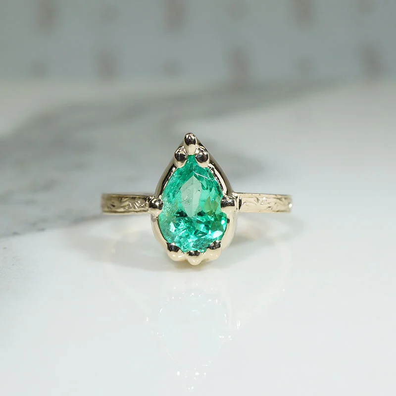 Ladies Engagement Rings with Celestite Glow-Vintage Vibrant Emerald Engagement Ring