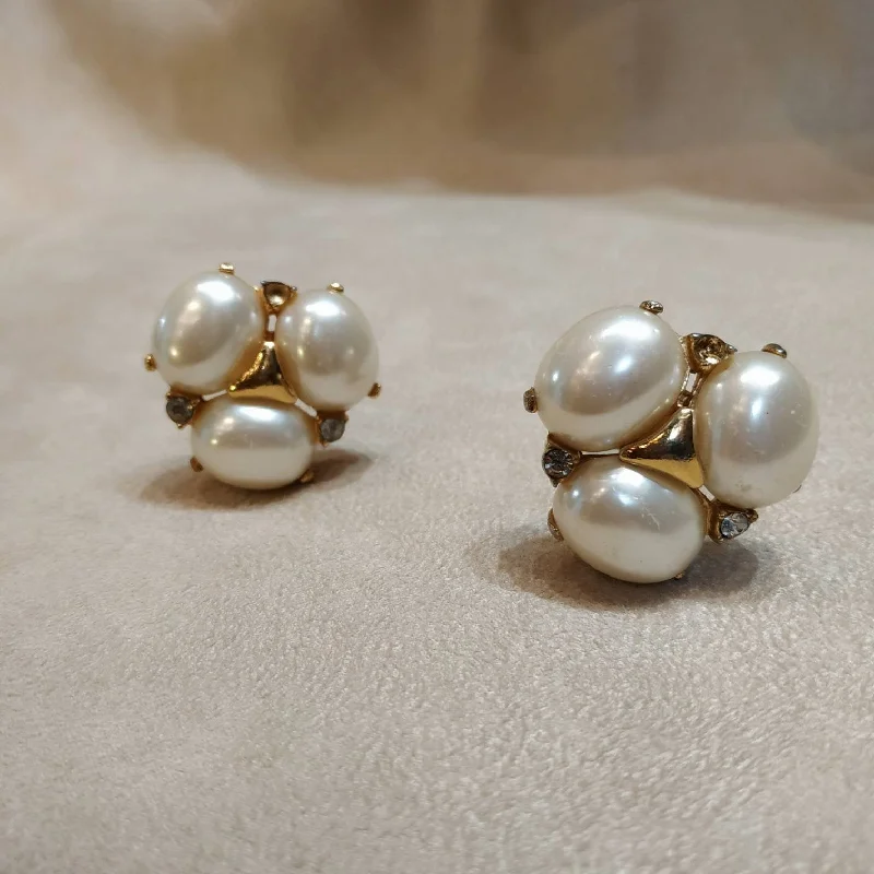 Ladies Earrings with Spiral Glow-Vintage Ciner 3 Pearl Earrings